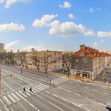 Daire Lam Safari - Balcony - Ac - Free Parking *