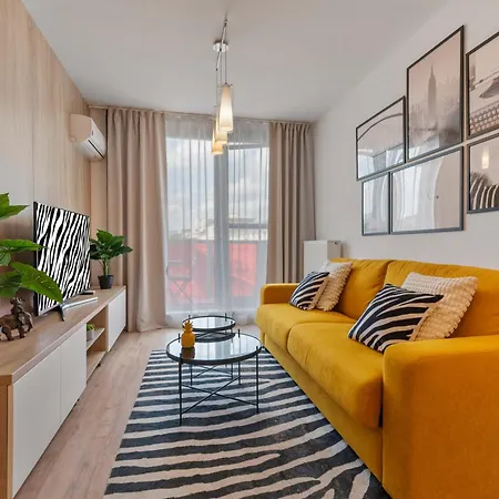 Lam Safari - Balcony - Ac - Free Parking